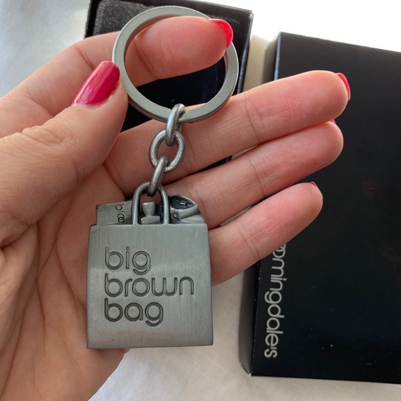 NEW Bloomingdales Big Brown Bag Key Chain - Picture 2 of 2